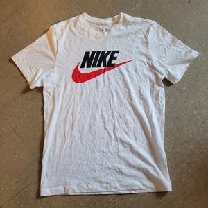 NIKE T-shirt